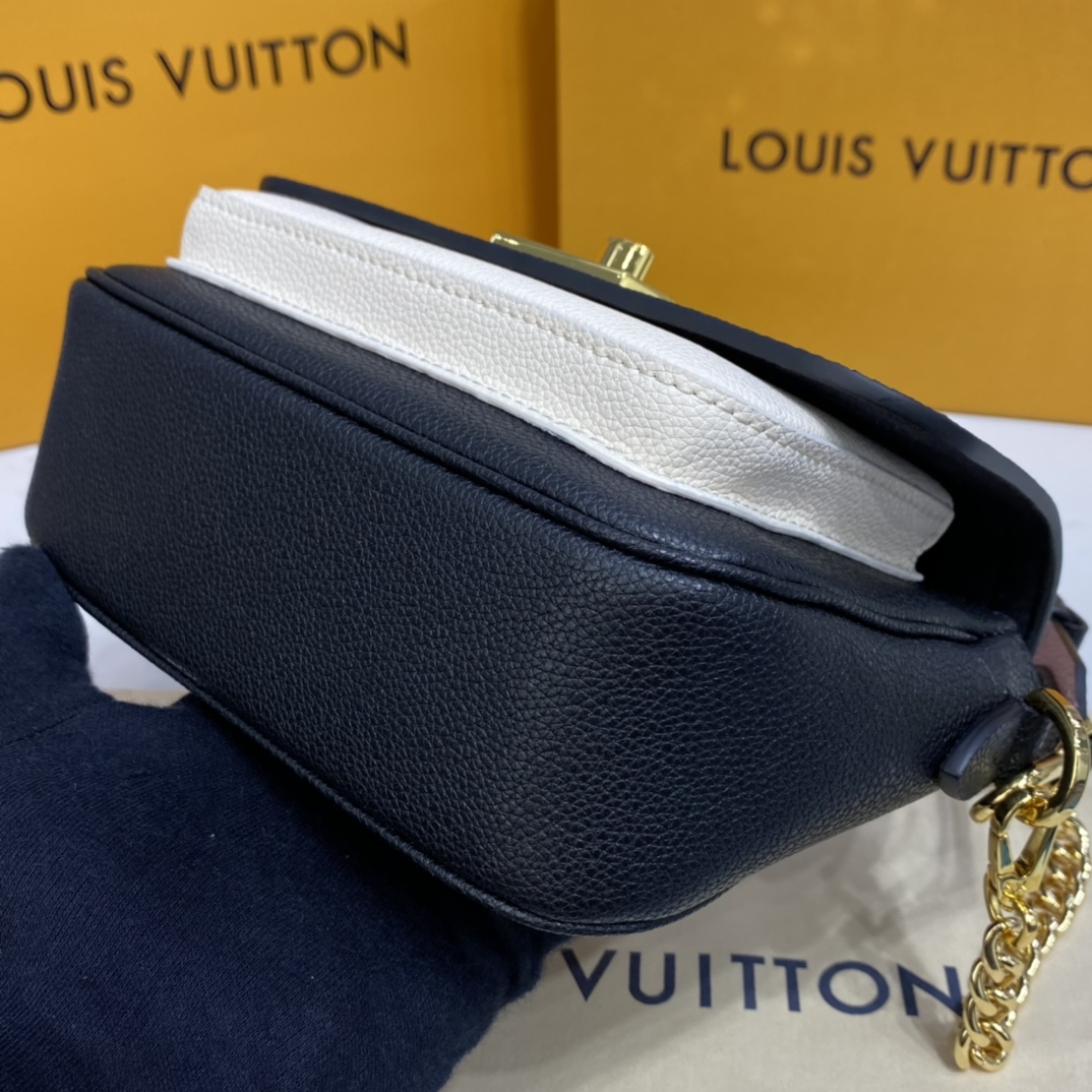 Louis Vuitton LOCKME TENDER Shoudler Bag M58557 Black